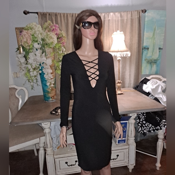 Ming ming dress, size m - Picture 10 of 12